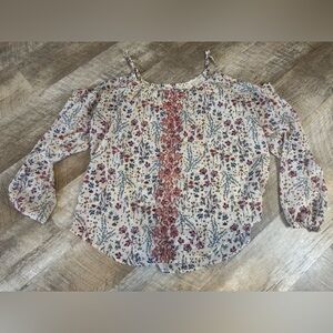 Rewind size LARGE cream w maroon floral, adjustable strap/peekaboo shoulder top